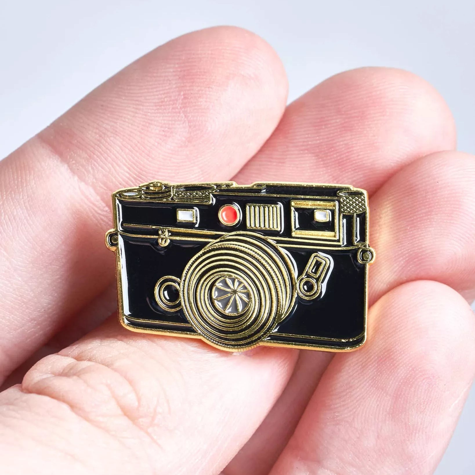 Classic Rangefinder Pin Badge