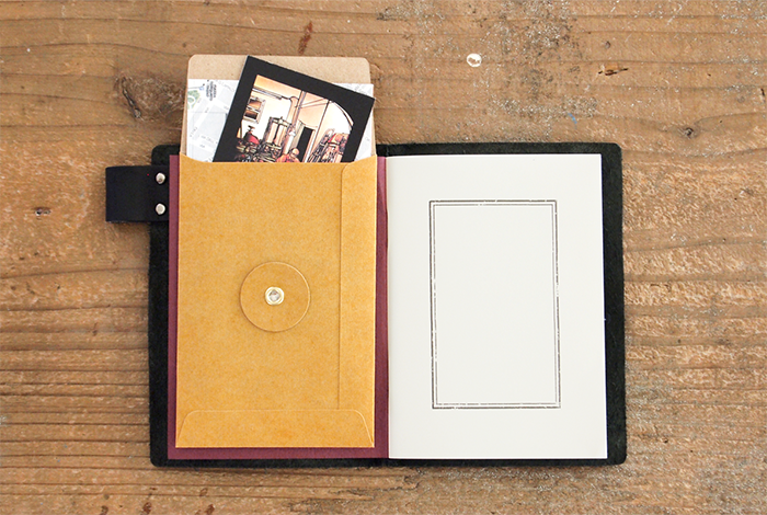 TRAVELER'S COMPANY Kraft Envelope Small - Vertical (Orange)