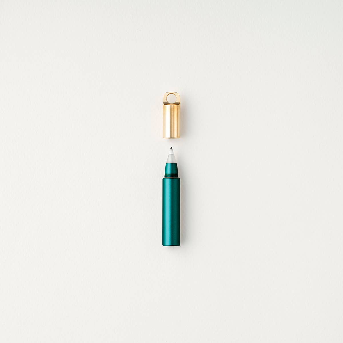 The Field Mouse – refillable travel pen